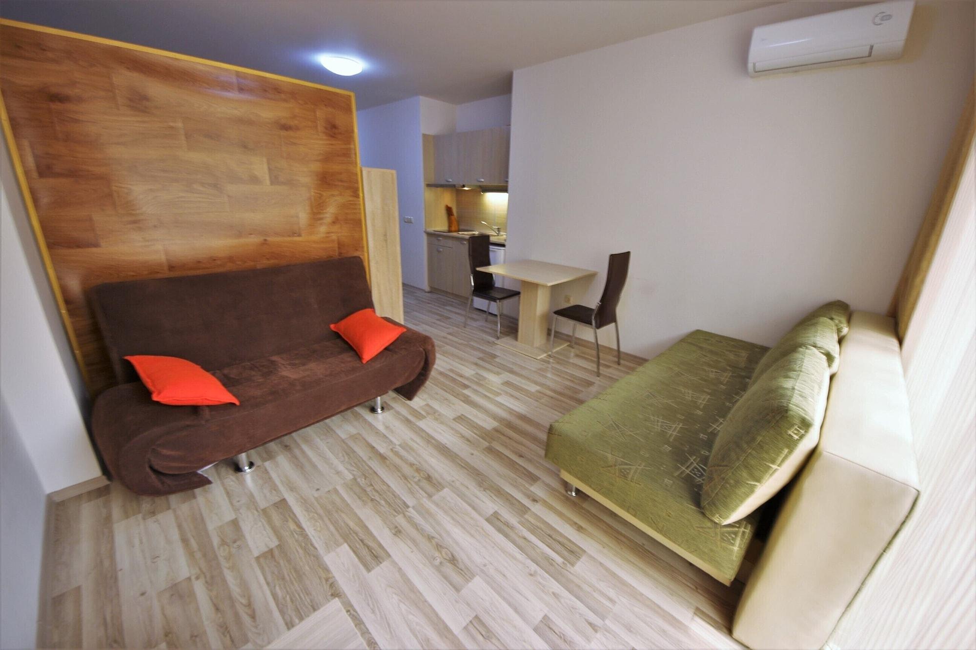 Menada Tarsis Apartments Sunny Beach Esterno foto