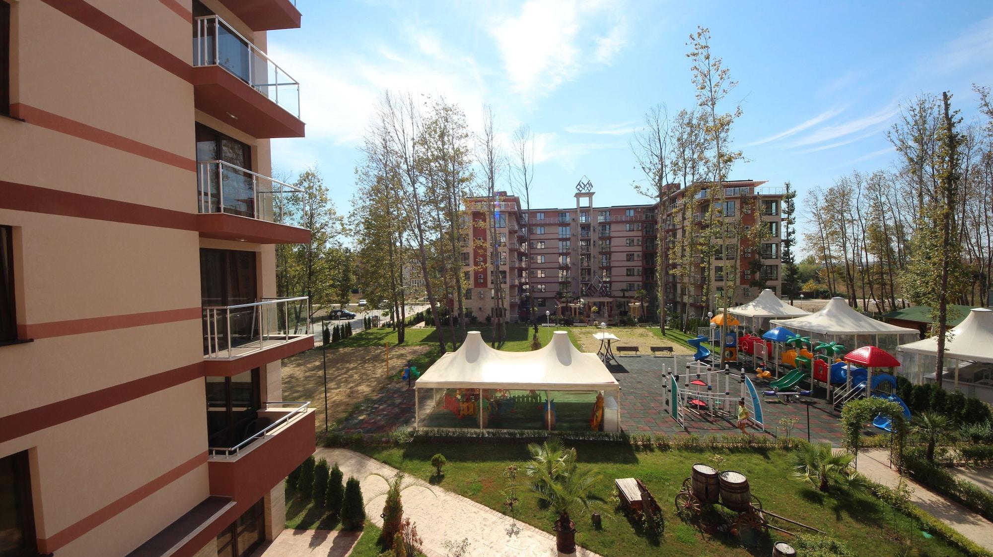 Menada Tarsis Apartments Sunny Beach Esterno foto