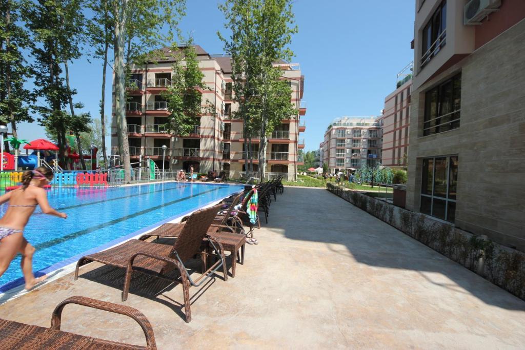 Menada Tarsis Apartments Sunny Beach Esterno foto