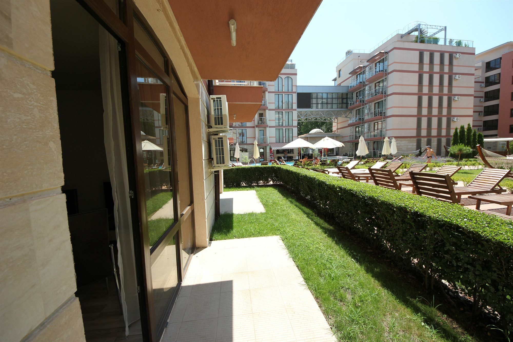 Menada Tarsis Apartments Sunny Beach Esterno foto