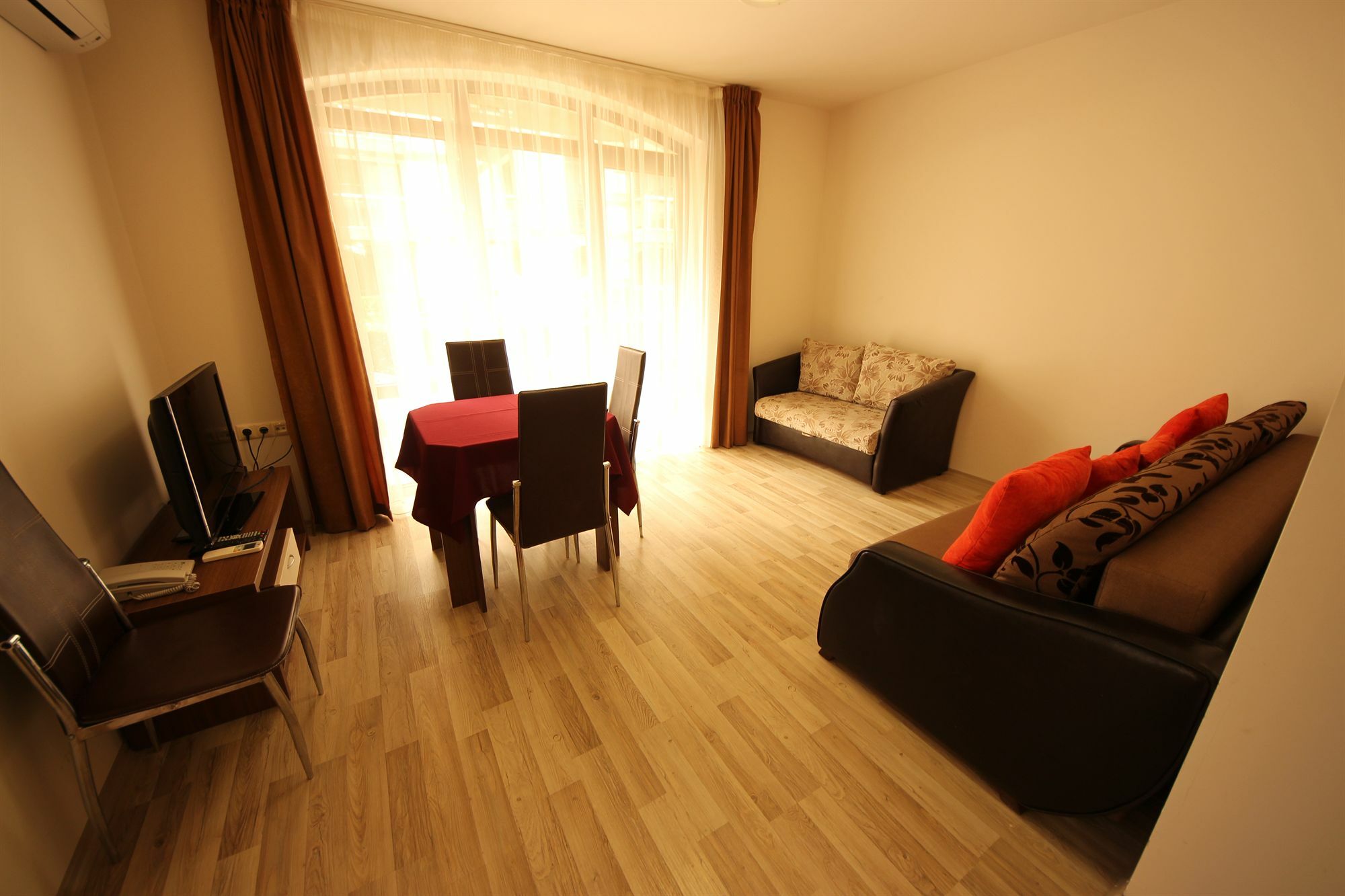 Menada Tarsis Apartments Sunny Beach Esterno foto