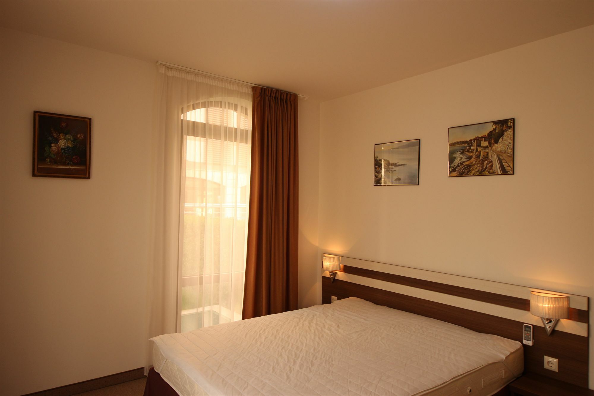 Menada Tarsis Apartments Sunny Beach Esterno foto