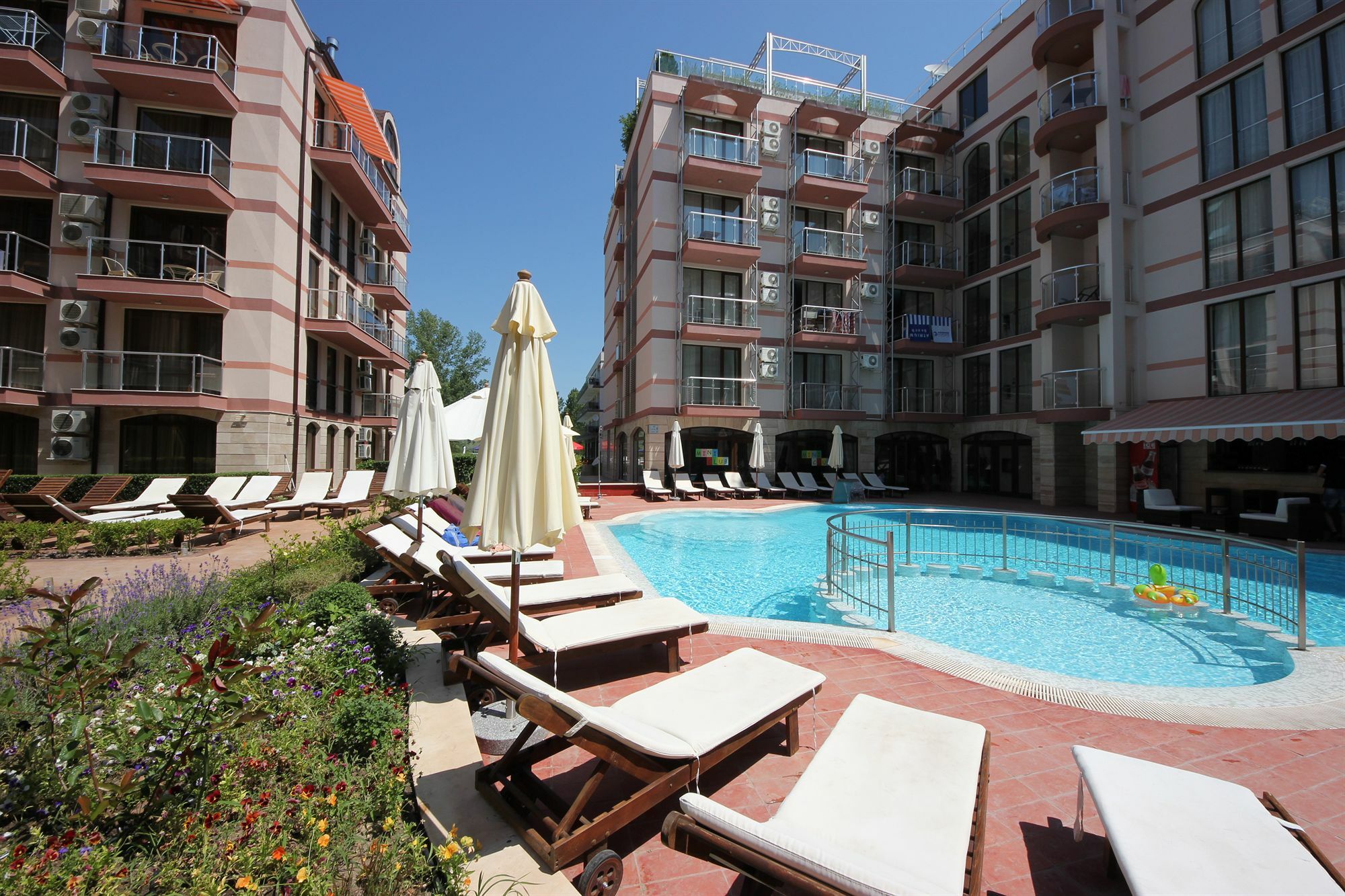 Menada Tarsis Apartments Sunny Beach Esterno foto